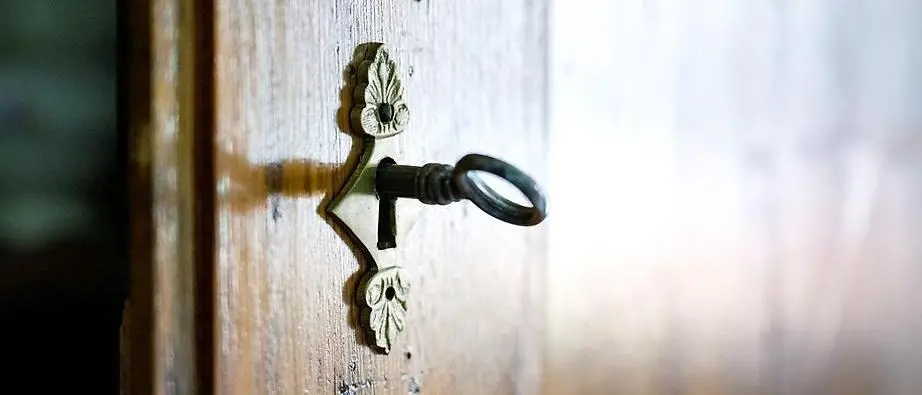 Gammal nyckel i en dörr vid Gamla Staberg